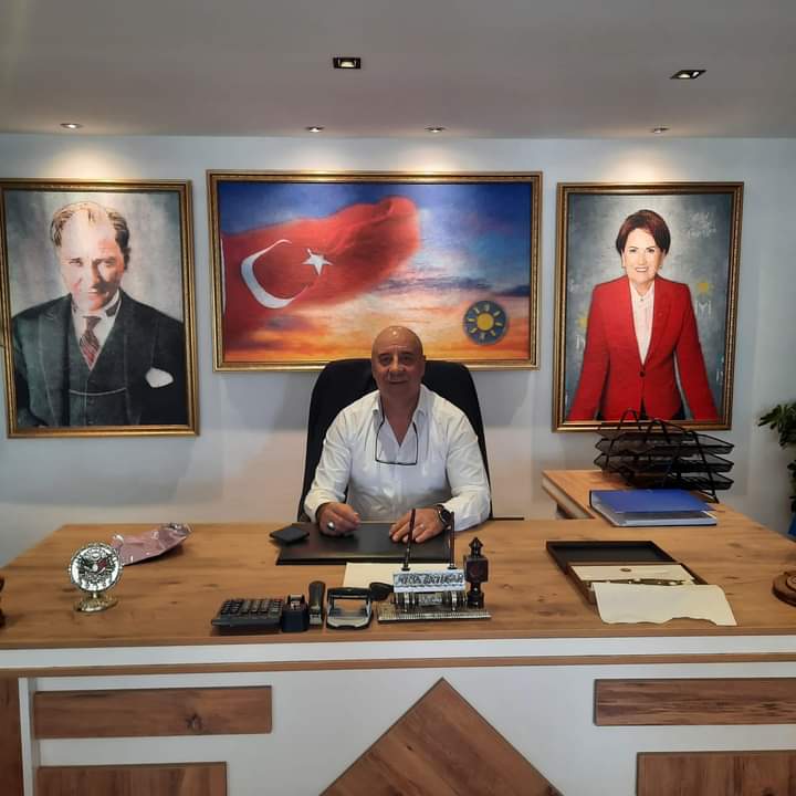 Türkiye'nin ilk seçim ofisi Antalya'da açıldı. 