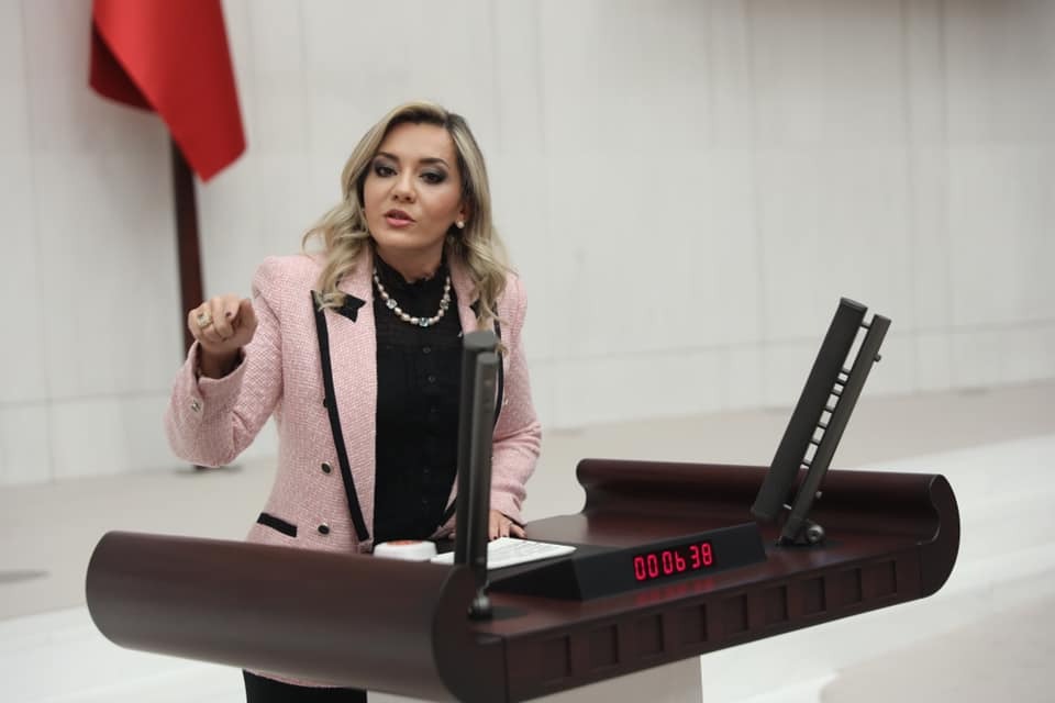 İyi Parti Isparta Milletvekili Aylin Cesur;”Isparta Belediyesi Kış Uykusunda Mı?”